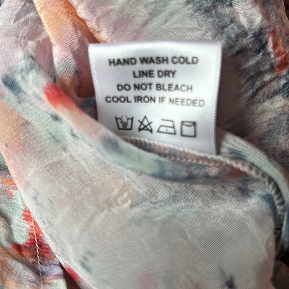 Velvet By Graham & Spencer 3/4 Sleeve Floral Blouse - Picture 9 of 9